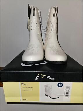 Art Class White Cowboy Boots Size 13 Kids Girls - BNWT and Box